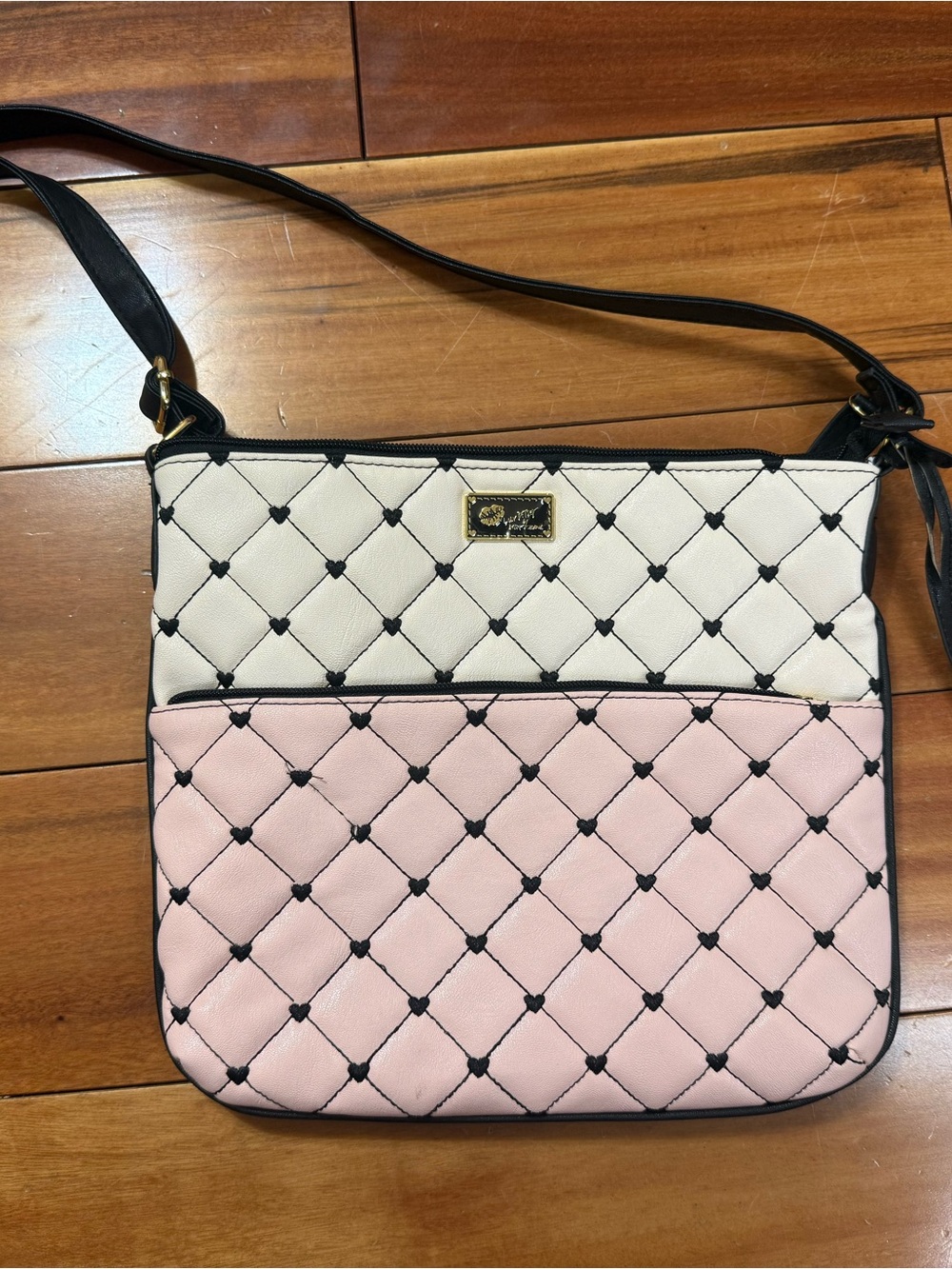 Luv Betsey Johnson be mine White and Blush Quilted Crossbody heart charm nwot
